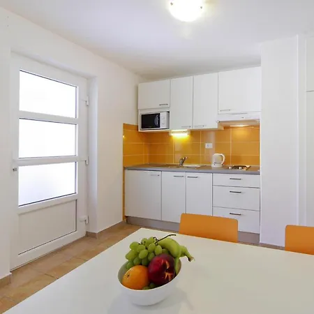 Apartment Dolac - Cin02100b-cyc